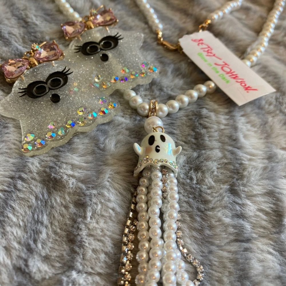 HOST PICK 🥳🥳NWT BETSEY GHOSTIES SET - Picture 2 of 9